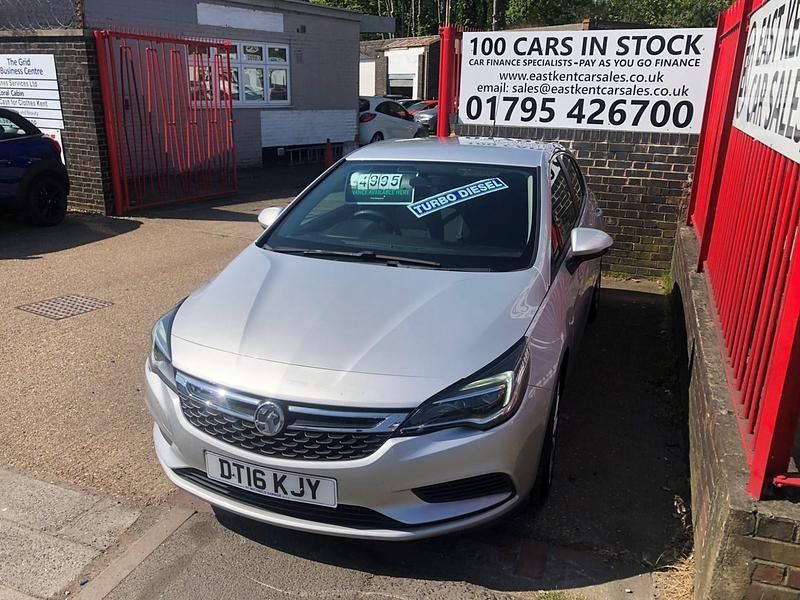 Used Vauxhall Astra Design Edition 110 HP (80 kW) 2016 Silver Hatchback