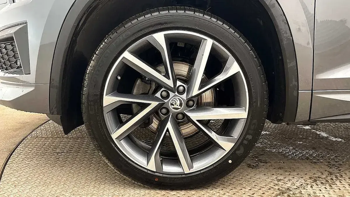 Second-hand Skoda Kodiaq SportLine 110 CP (80 kW) 2022 Gri SUV