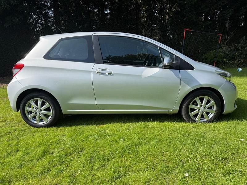 Used Toyota Yaris 2013 Silver Hatchback