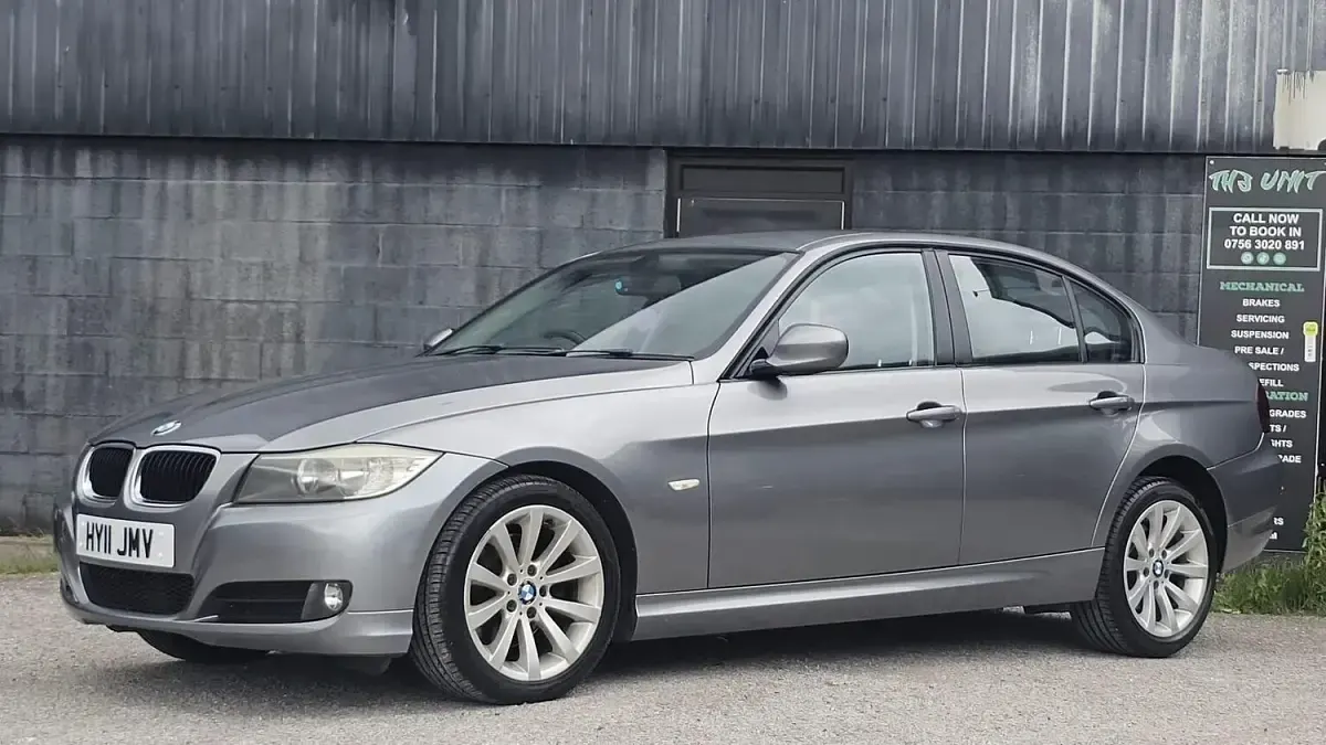 Used BMW 320 Comfort Edition 2011 Grey Sedan