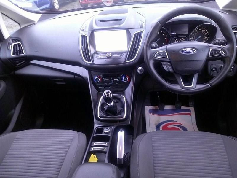 Used Ford C-MAX Titanium 120 HP (88 kW) 2015 Red MPV