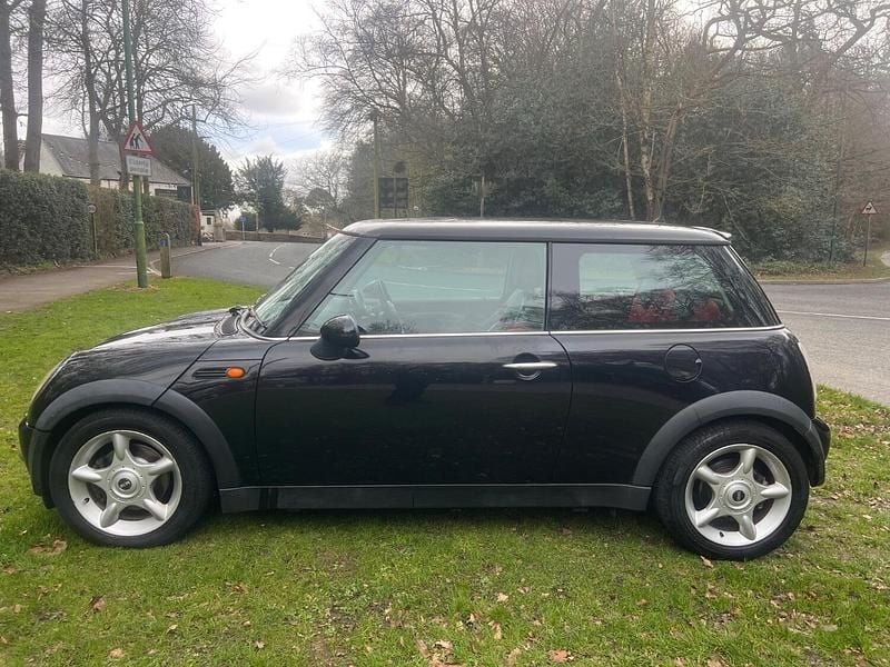 Usado Mini Cooper Hatch 2003 Negro Utilitario