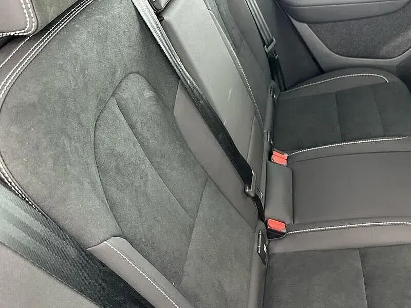 New Volvo XC40 Plus 2025 Black SUV