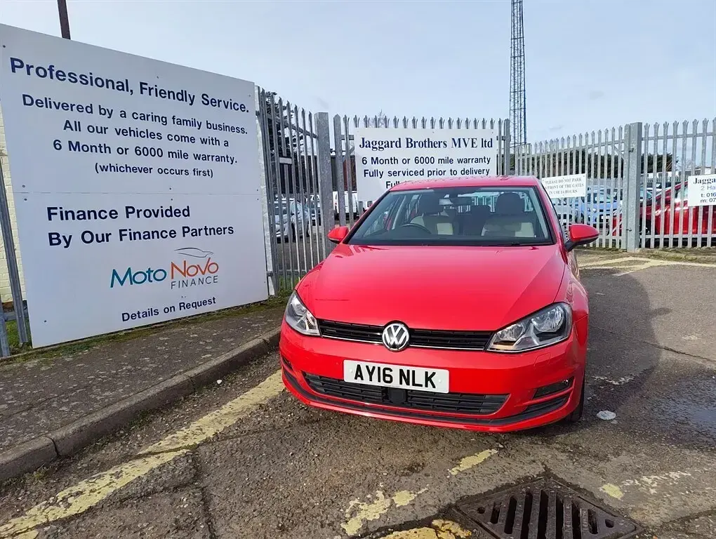 Used VW Golf VII Edition 125 HP (91 kW) 2016 Red Hatchback