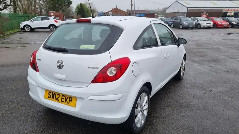 Used Vauxhall Corsa Active 65 HP (47 kW) 2012 White Hatchback