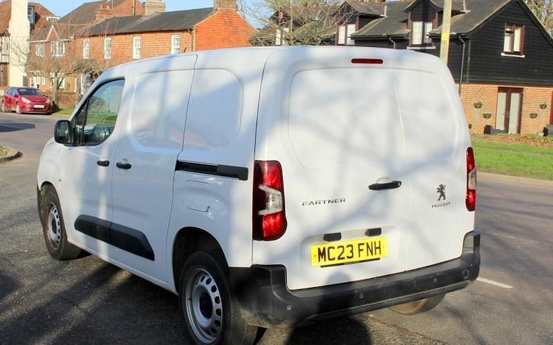 Used Peugeot Partner Premium 102 HP (75 kW) 2023 White MPV