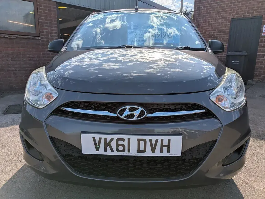 Used Hyundai i10 Classic 85 HP (62 kW) 2011 Grey Hatchback