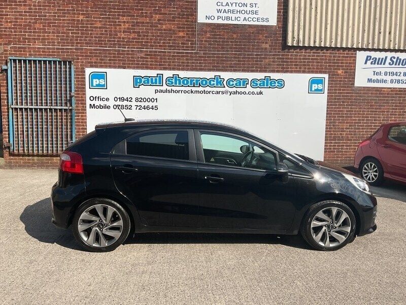 Black Used 2015 Kia Rio 2 Hatchback | £6,995 (Fair price) - Image 1/4
