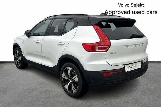 Used Volvo XC40 R-Design 208 HP (152 kW) 2022 White SUV