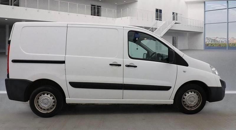 Used Peugeot Expert 90 HP (66 kW) 2014 White Van
