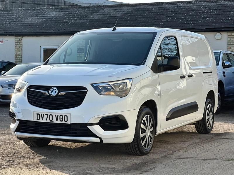 Used Vauxhall Combo Sportive 100 HP (73 kW) 2020 White MPV