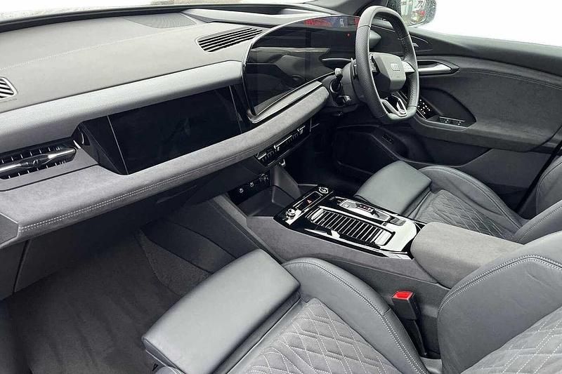 Used Audi e-tron Performance 225 kW (306 HP) 2024 Grey SUV