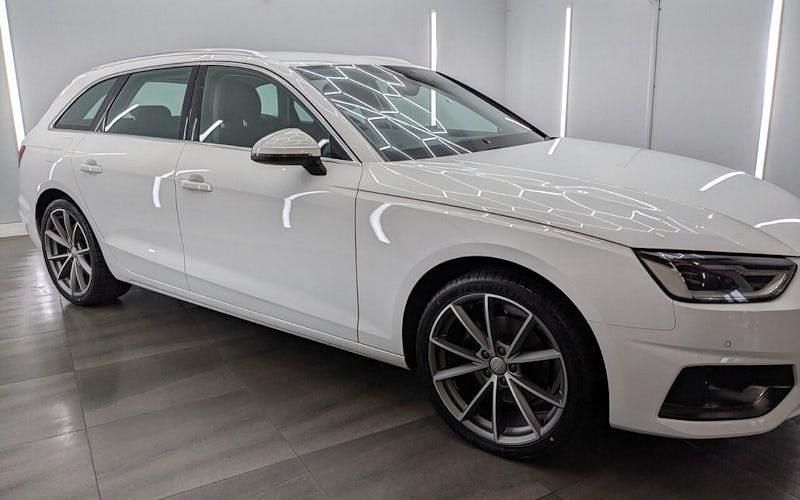 Usado Audi A4 136 HP (100 kW) 2021 Carrinha
