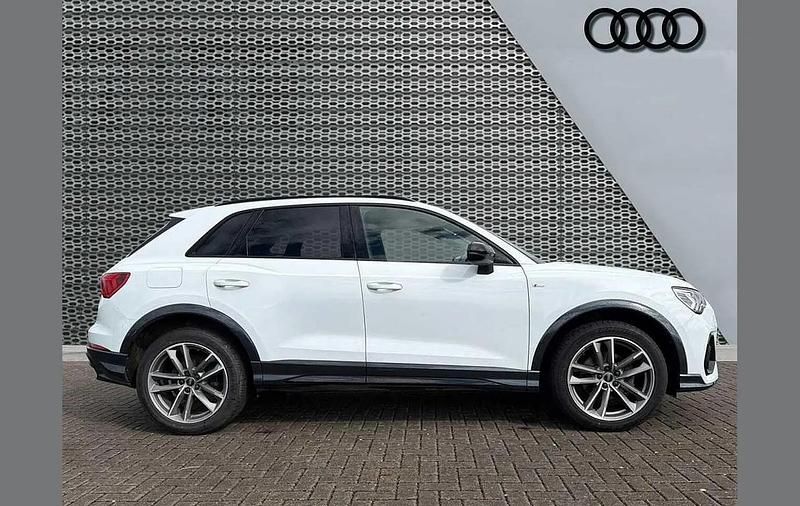 Used Audi Q3 Black Edition 147 HP (108 kW) 2021 White SUV