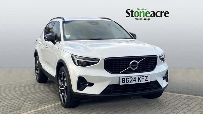 White Used 2024 Volvo XC40 Ultimate SUV | £32,500 (Fair price) - Image 1/4
