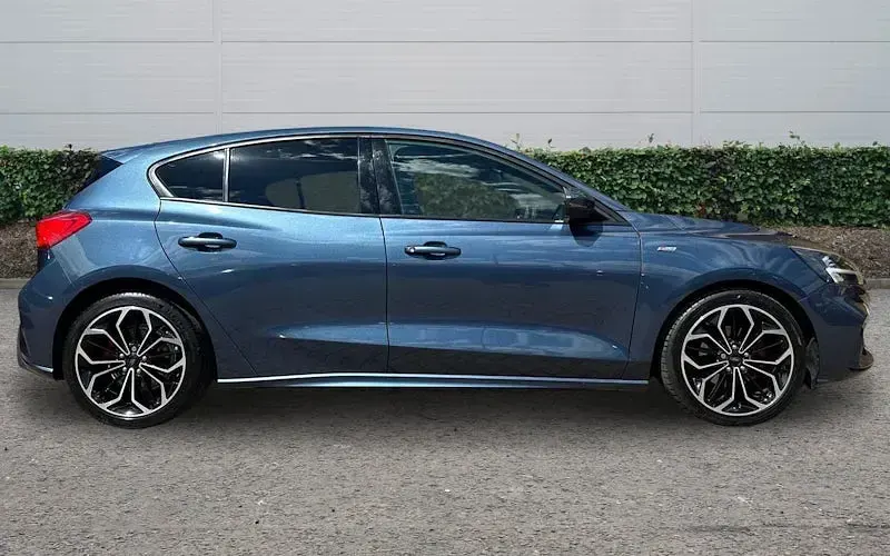 Used Ford Focus ST-Line X 125 HP (91 kW) 2021 Blue Hatchback