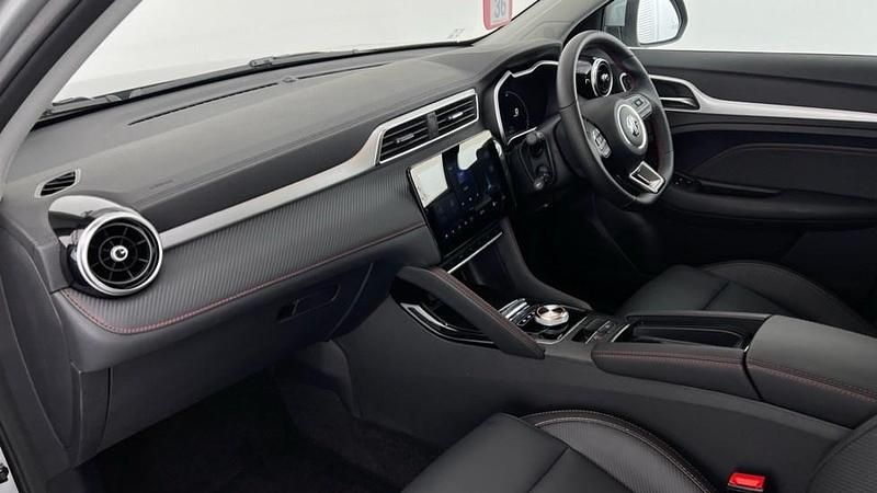 Used MG ZS Trophy Connect 114 kW (156 HP) 2024 Silver SUV