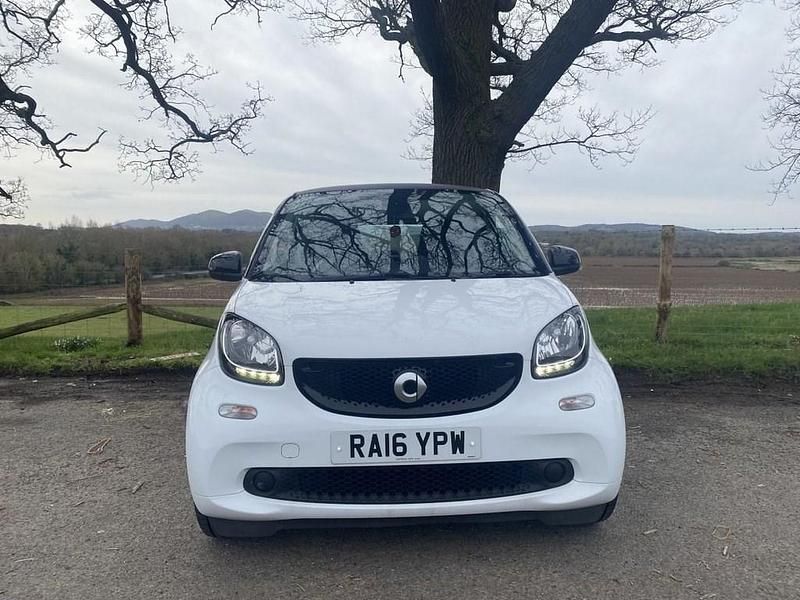 Used Smart ForTwo Coupé Passion 71 HP (52 kW) 2016 White Coupe