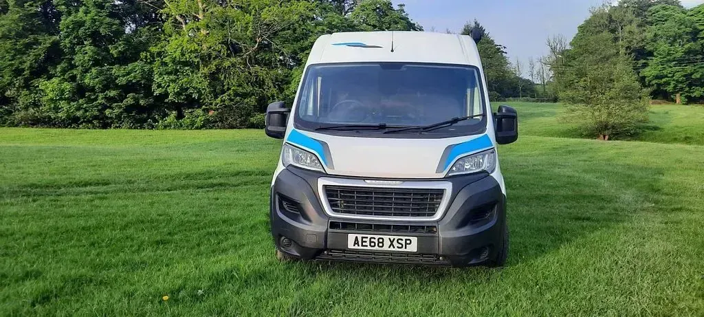 Used Peugeot Boxer 130 HP (95 kW) 2018 White Van