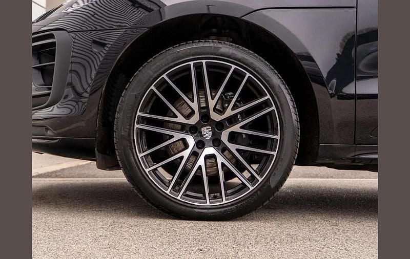 Used Porsche Macan S 374 HP (275 kW) 2023 Black SUV