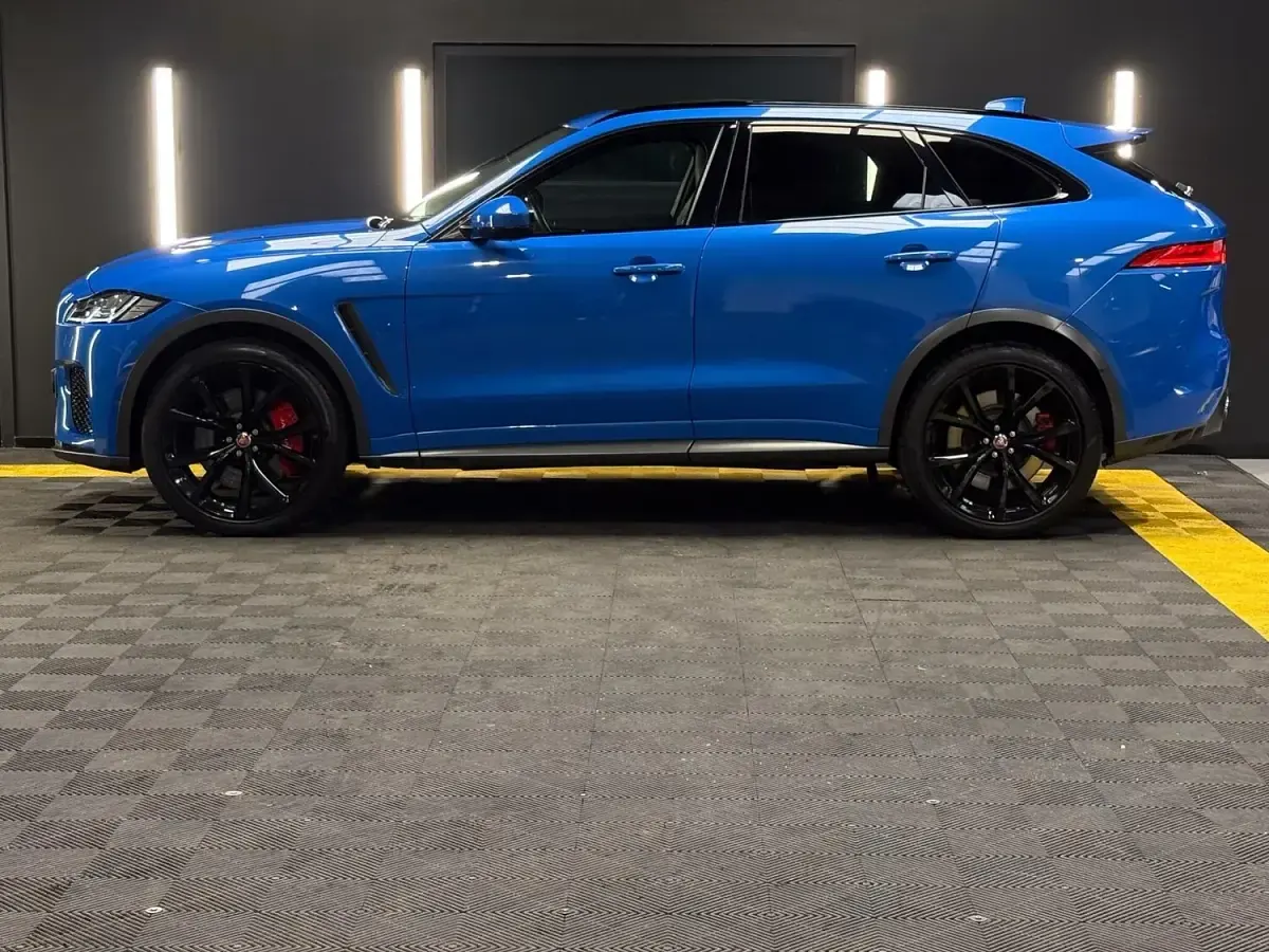 Used Jaguar F-Pace Supercharged 550 HP (404 kW) 2019 Blue SUV