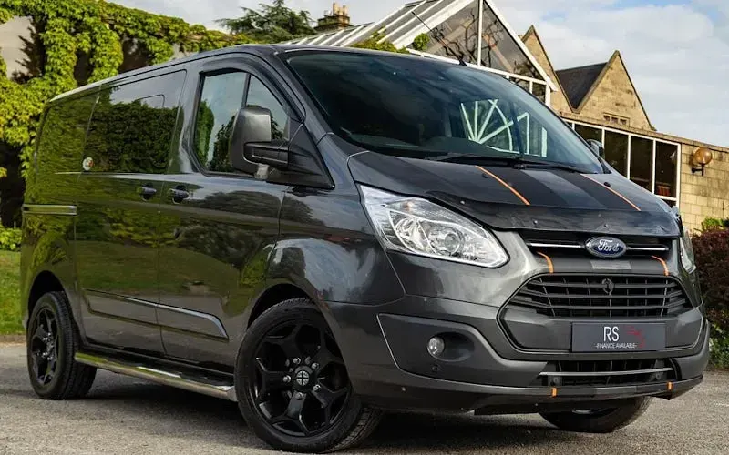 Begagnad Ford Transit Custom Limited 170 HK (125 kW) 2017 Van