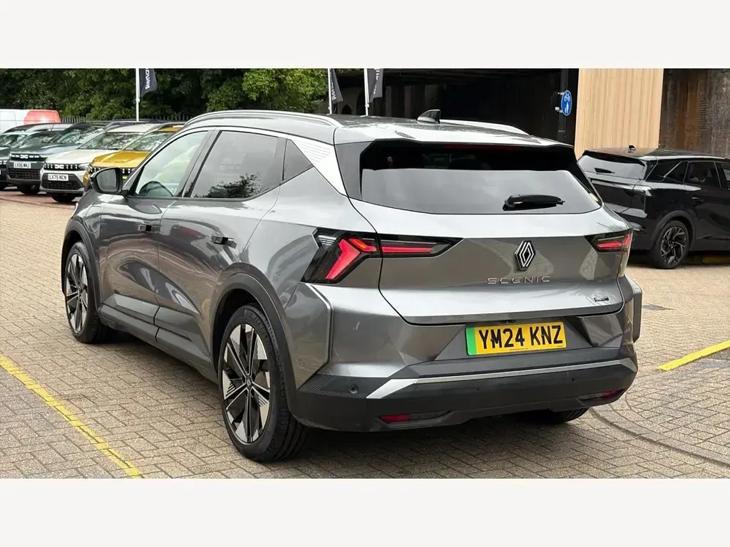 Usado Renault Scenic E-Tech Techno 160 kW (218 CV) 2024 Gris SUV