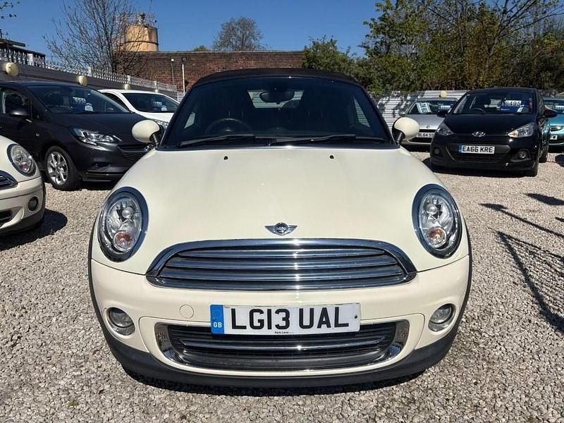 Usado Mini Cooper Cabriolet 122 HP (89 kW) 2013 Branco Cabrios