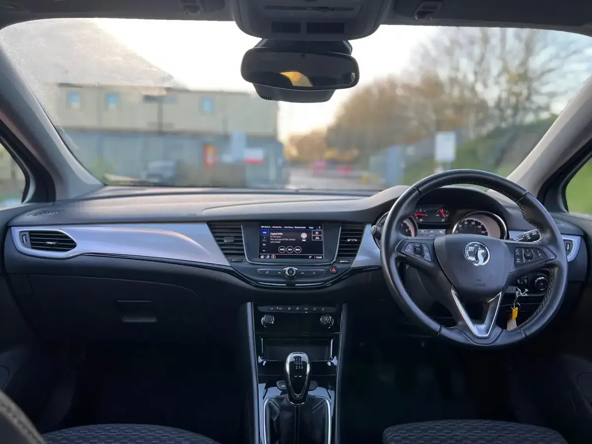 Used Vauxhall Astra SRi 145 HP (106 kW) 2019 Red Hatchback