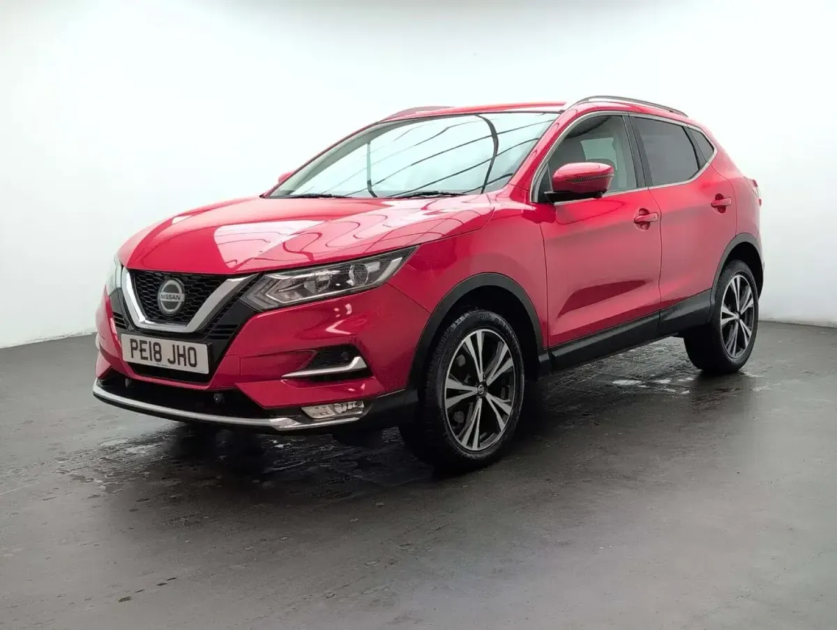 Used Nissan Qashqai N-Connecta 115 HP (84 kW) 2018 Red SUV