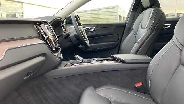 Used Volvo XC60 Ultimate 247 HP (181 kW) 2023 Black SUV