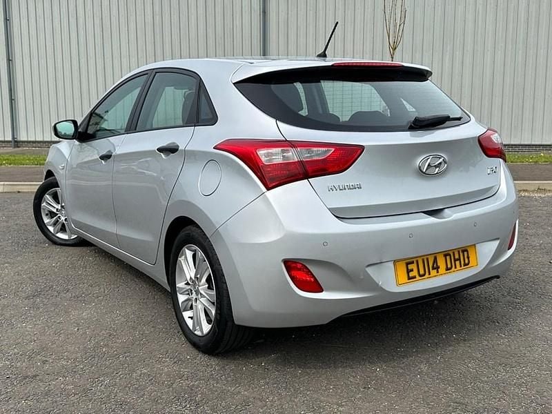 Used Hyundai i30 Classic 109 HP (80 kW) 2014 Silver Hatchback