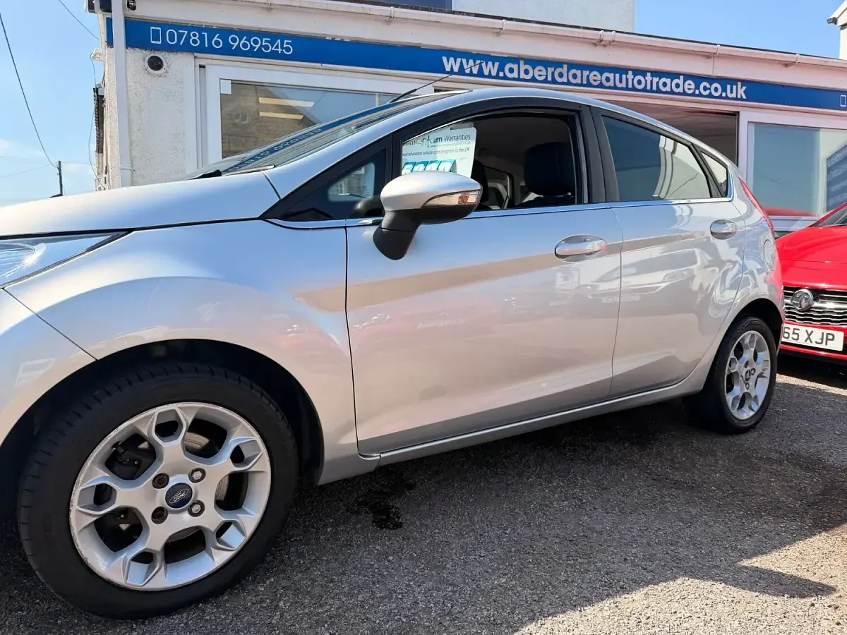 Used Ford Fiesta Zetec 2011 Silver Hatchback
