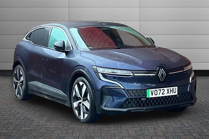 Midnight blue with diamond black roof Used 2022 Renault Megane E-Tech Techno Hatchback | £15,795 (Good price) - Image 1/2