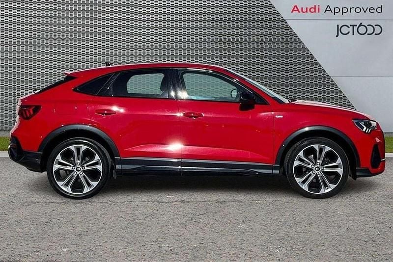 Used Audi Q3 Black Edition 147 HP (108 kW) 2022 Red SUV