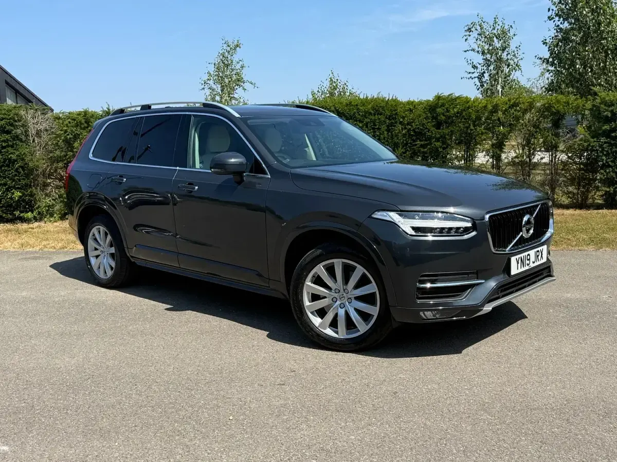 Used Volvo XC90 Momentum 2019 Grey SUV