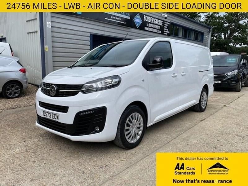 White Used 2023 Vauxhall Vivaro MPV | £16,490 (Good price) - Image 1/3