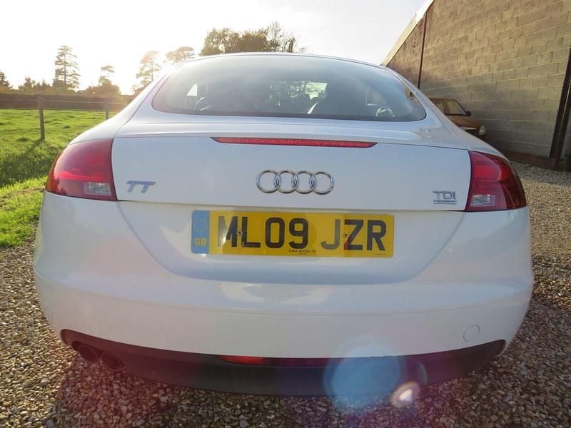 Used Audi TT 170 HP (125 kW) 2009 White Coupe