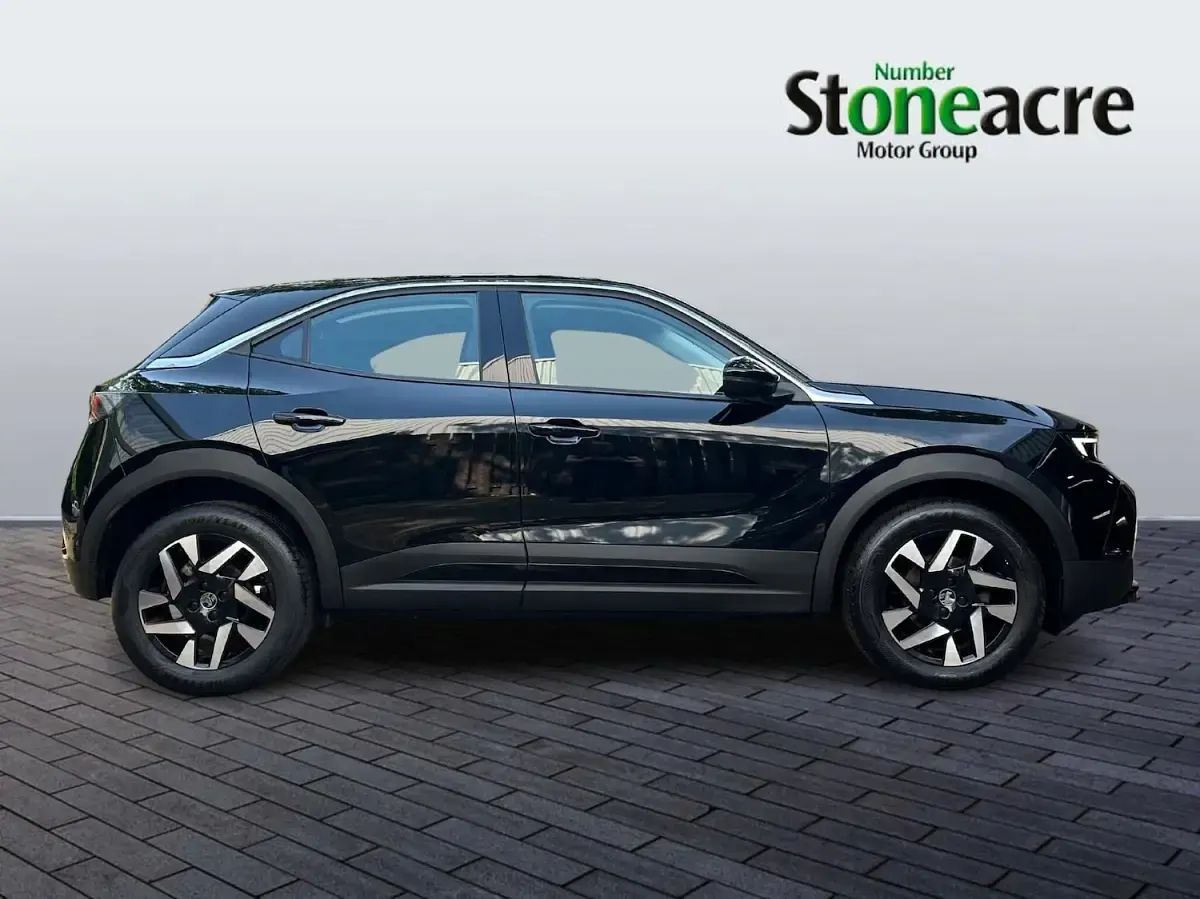 Begagnad Vauxhall Mokka Design Edition 100 HK (73 kW) 2024 Svart SUV