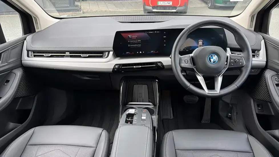 Used BMW 225 Active Tourer Sport Line 242 HP (177 kW) 2025 White MPV