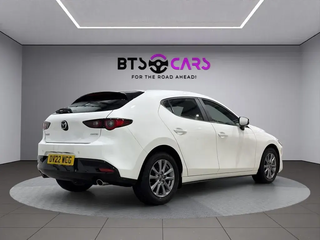 Used Mazda 3 122 HP (89 kW) 2022 White Hatchback