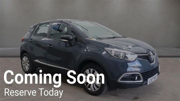 Blue Used 2017 Renault Captur Expression+ SUV | £6,949 (Fair price) - Image 1/1