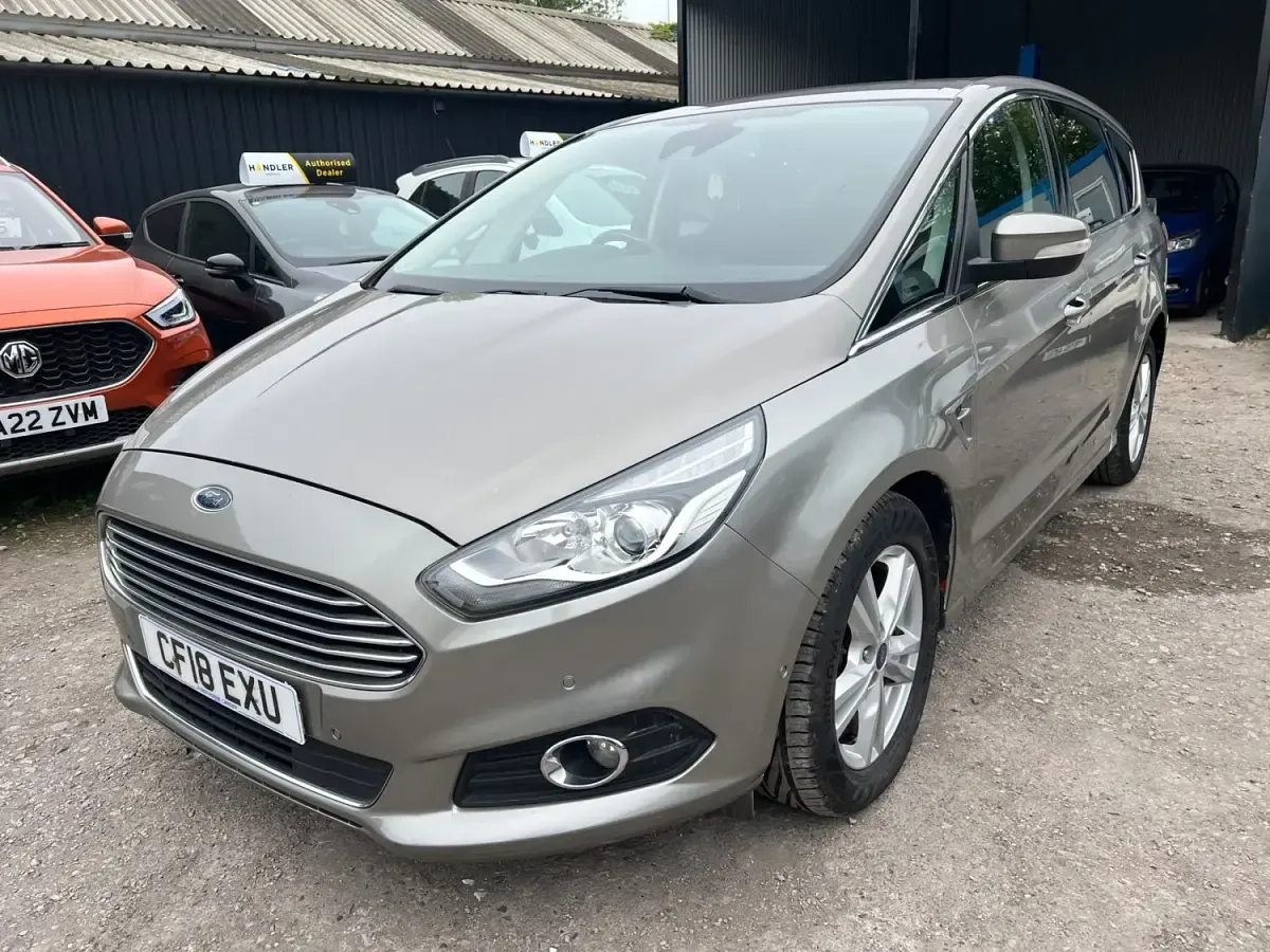 Begagnad Ford S-MAX Titanium 180 HK (132 kW) 2018 Silver Minibuss