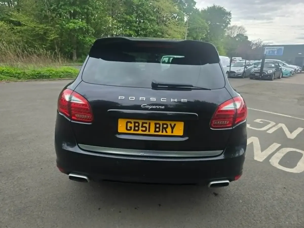 Used Porsche Cayenne 245 HP (180 kW) 2013 Black SUV