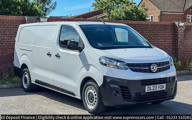 Used Vauxhall Vivaro S 101 HP (74 kW) 2023 White MPV