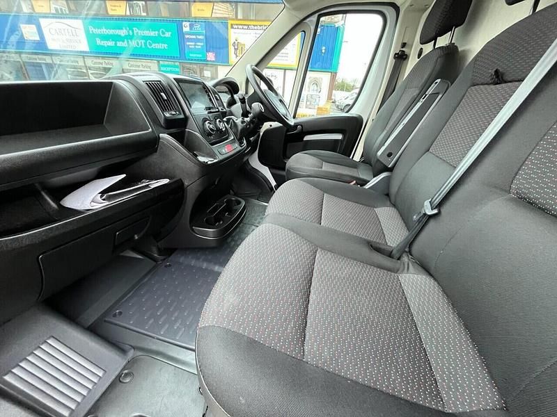 Used Citroën Relay 140 HP (102 kW) 2023 White Van