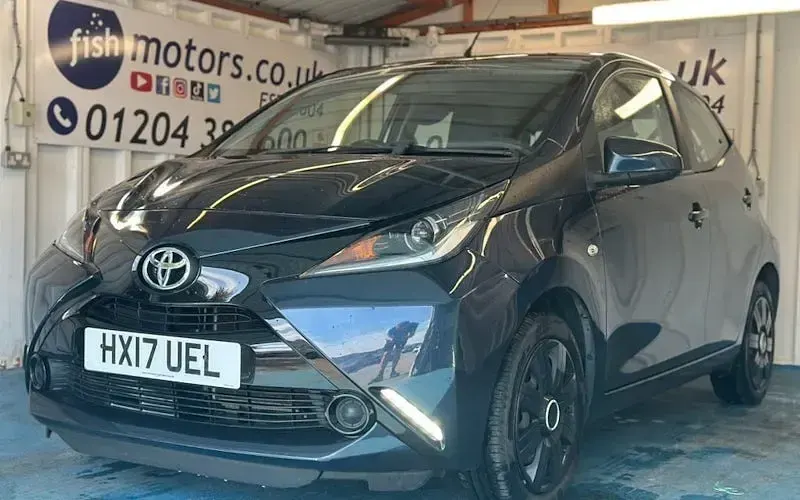 Used Toyota Aygo X-play 69 HP (50 kW) 2017 Hatchback