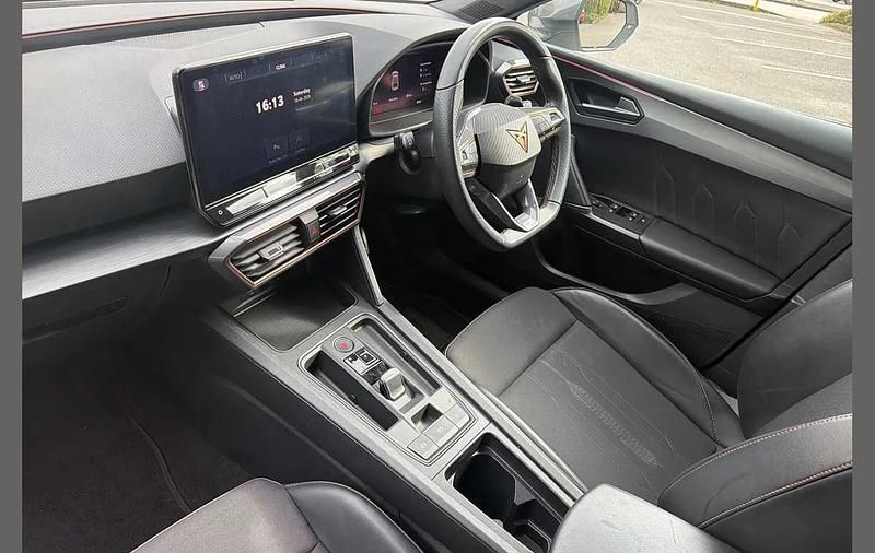 Used Cupra Leon VZ2 241 HP (177 kW) 2023 White Hatchback