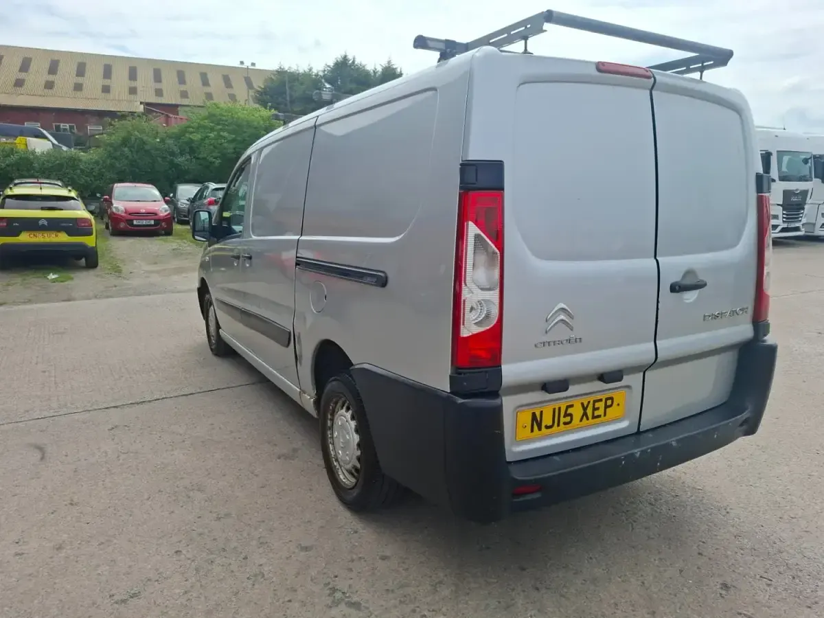 Używany Citroën Dispatch 2015 Srebrny Minivan