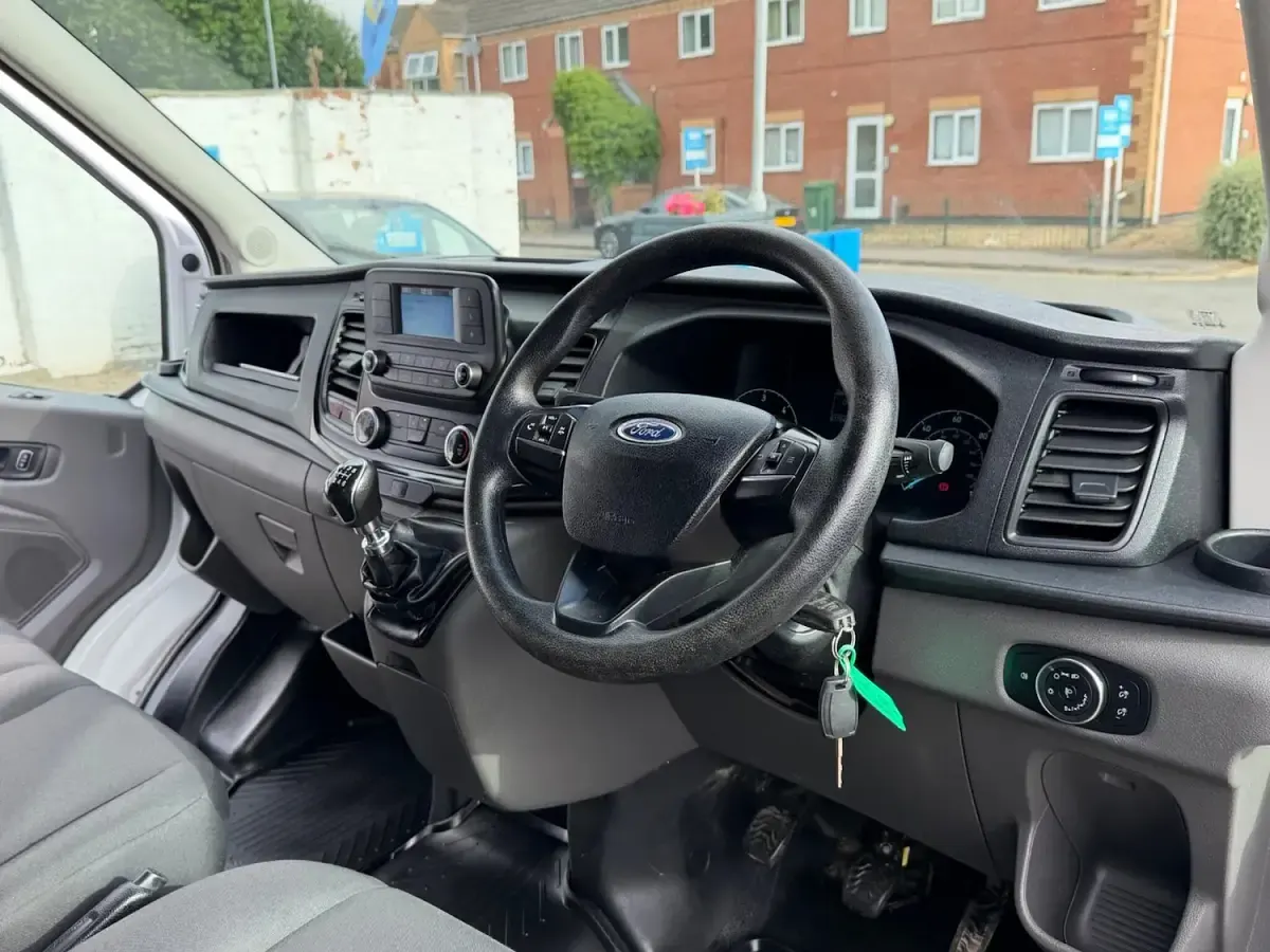 Used Ford Transit S 130 HP (95 kW) 2021 White Van